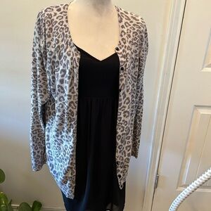 Leopard Print Long Sleeve Cardigan old navy L $5 w bundle 3+
